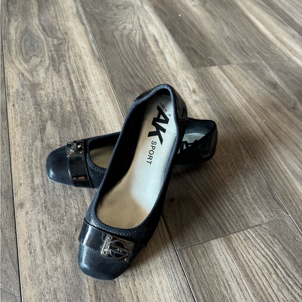 Anne Klein Sport - black flats - 6 1/2